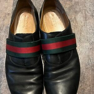 Gucci Black Leather Slip-On Loafers with Green and Red Web